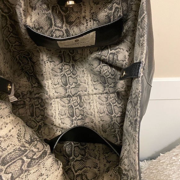 Seven Dreams Black Faux Leather Handbag with Decorative Tassel - Picture 4 of 8